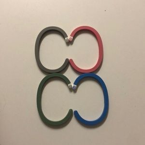 Cape clasp bracelets